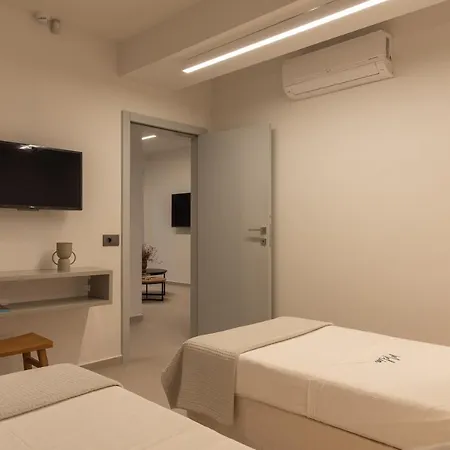 Athina Luxury Villa, With Pool & Walk To The Beach, By Thinkvilla Chania  Zewnętrze zdjęcie