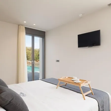 Athina Luxury Villa, With Pool & Walk To The Beach, By Thinkvilla Chania  Zewnętrze zdjęcie