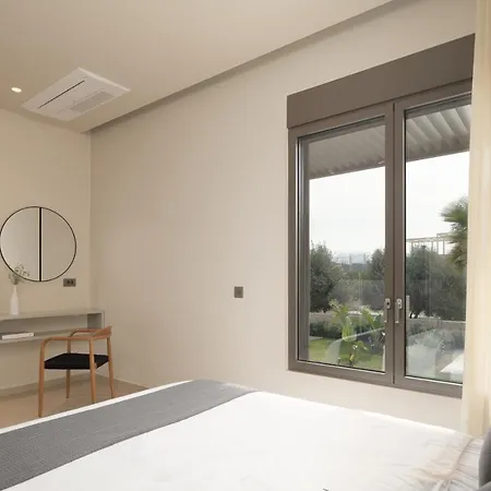 Athina Luxury Villa, With Pool & Walk To The Beach, By Thinkvilla Chania  Zewnętrze zdjęcie