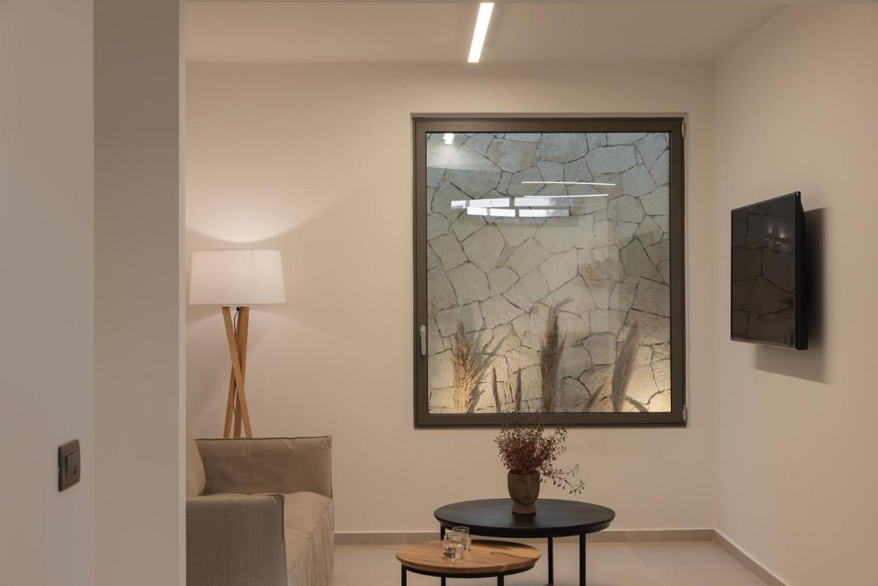 Villa Athina Luxury Villa, With Pool & Walk To The Beach, By Thinkvilla Chania (Crete)