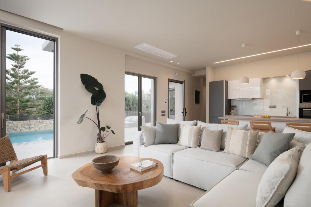 Athina Luxury Villa, With Pool & Walk To The Beach, By Thinkvilla * Chania (Crete)